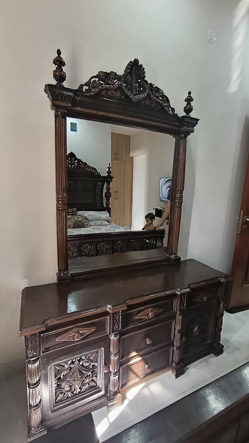 Chinioti Bed Set. 2