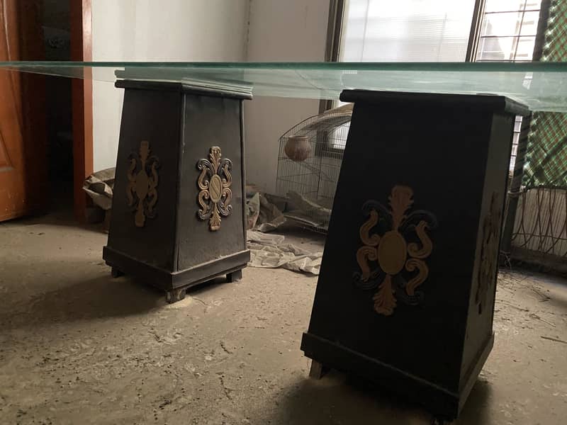 Dining table with 5 chairs 0