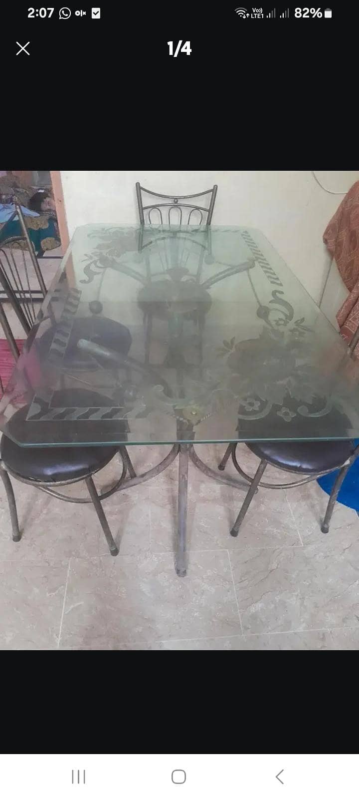 Dining table fine condition 0