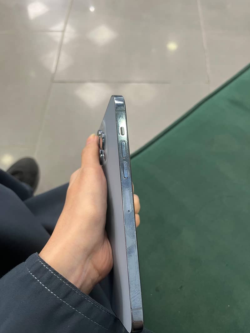 Apple iPhone 13 Pro Max 3