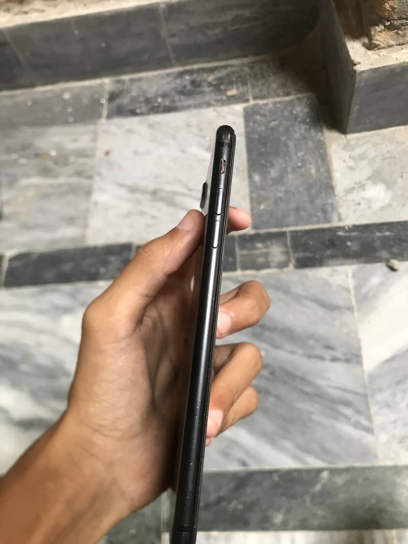 Apple iPhone 7 Plus 3