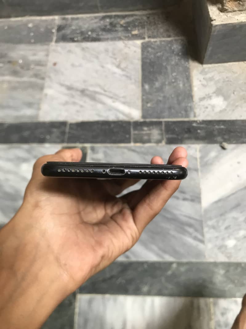 Apple iPhone 7 Plus 4