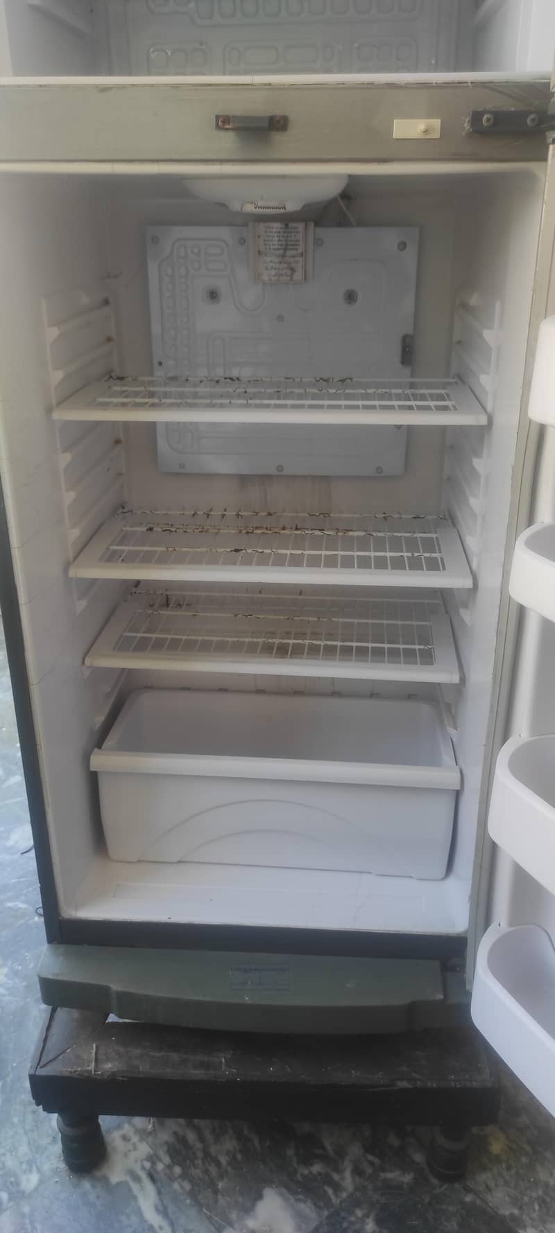 waves refrigerator 2