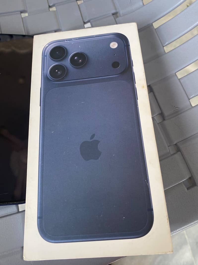 Apple iPhone 17 Pro Max 11