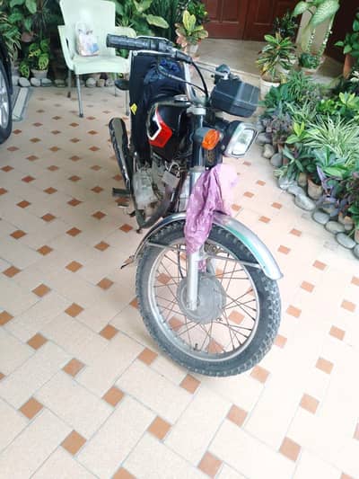 URGENT Honda CG 125 model 2017 Nawabshah 110,000/-