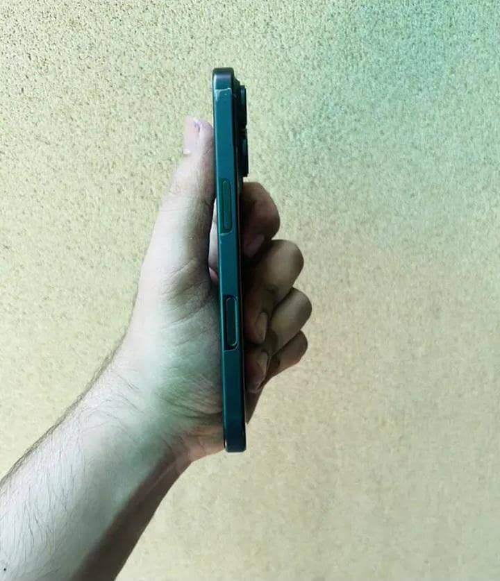 iPhone 16 Pro 6