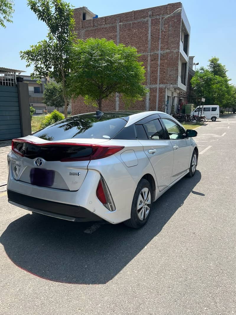 prius phv 3