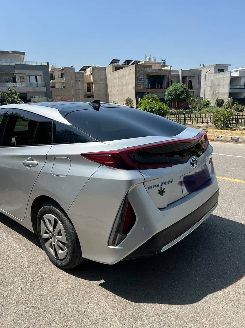 prius phv 6