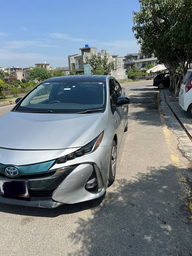 prius phv 10
