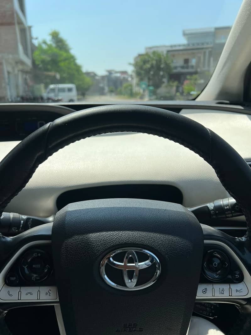 prius phv 16