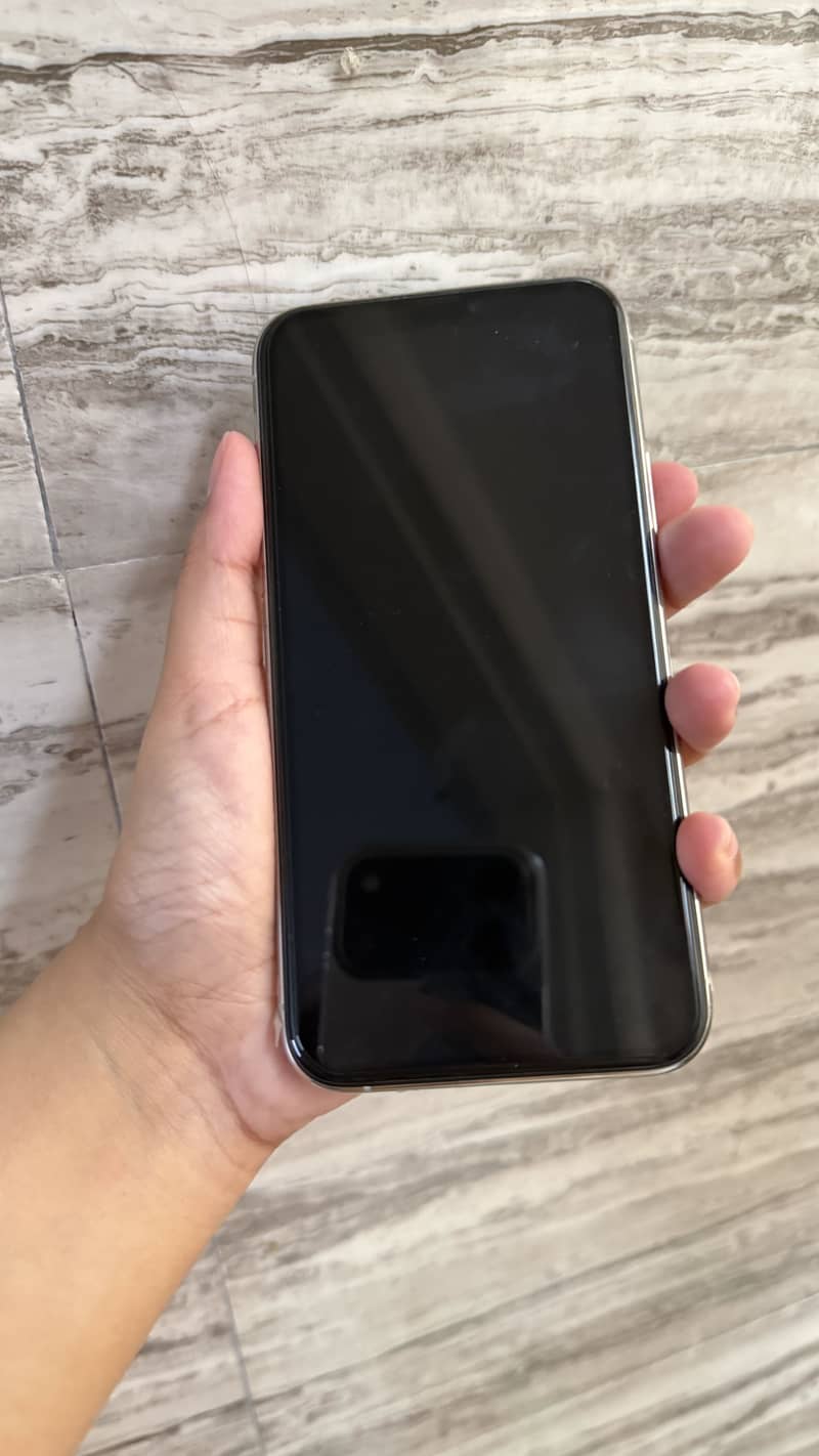 Apple iPhone 11 Pro 2