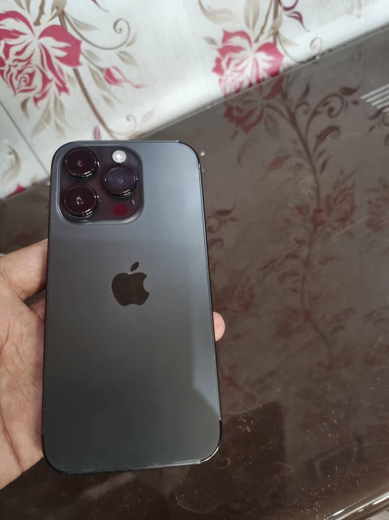 Apple iPhone 14 Pro 1