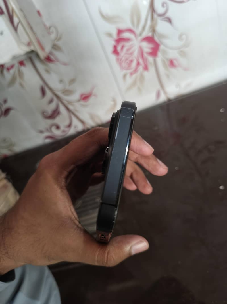 Apple iPhone 14 Pro 4