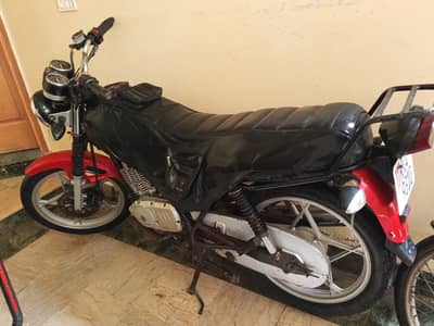 Suzuki GS 150 2017