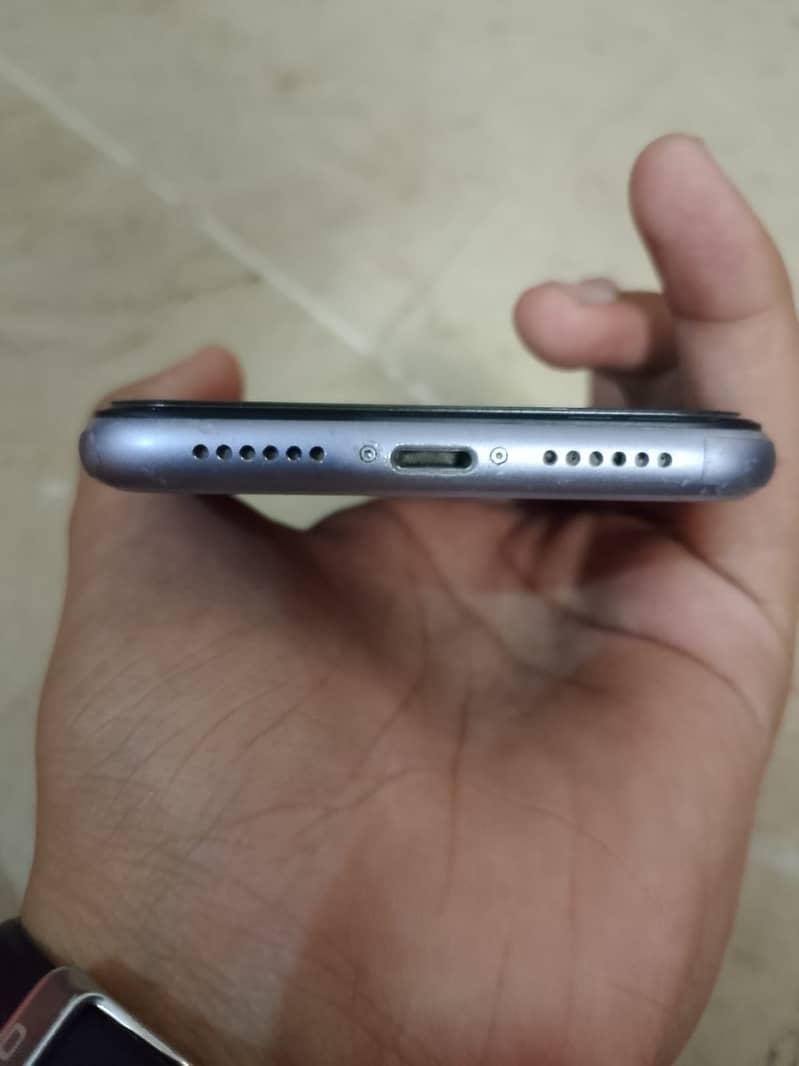 Apple iPhone 11 5