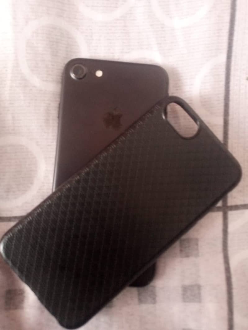 Apple iPhone 7 1