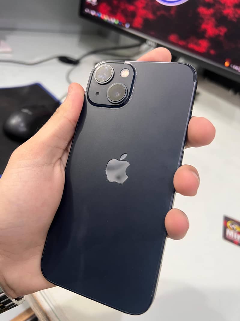 Apple iPhone 13 0