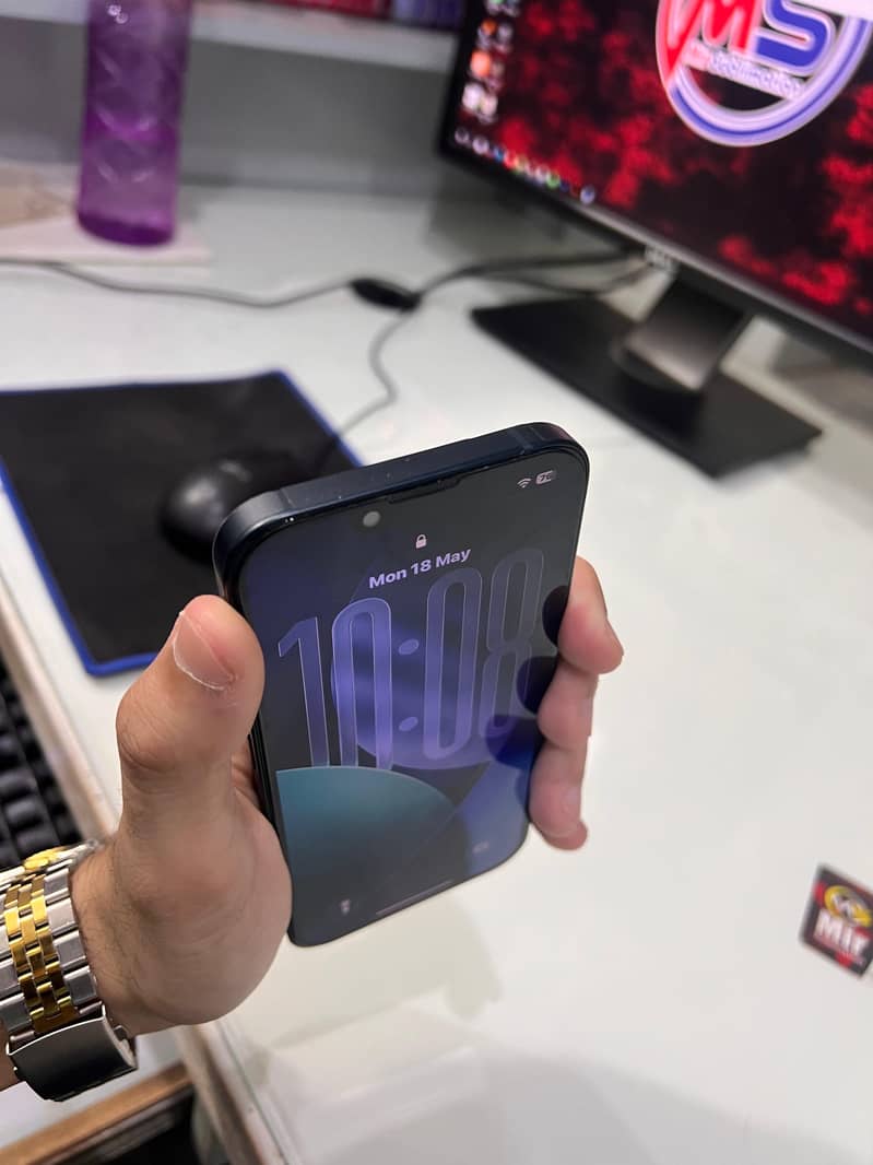 Apple iPhone 13 2