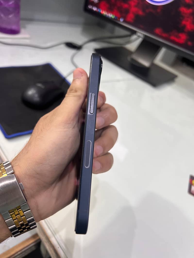 Apple iPhone 13 3