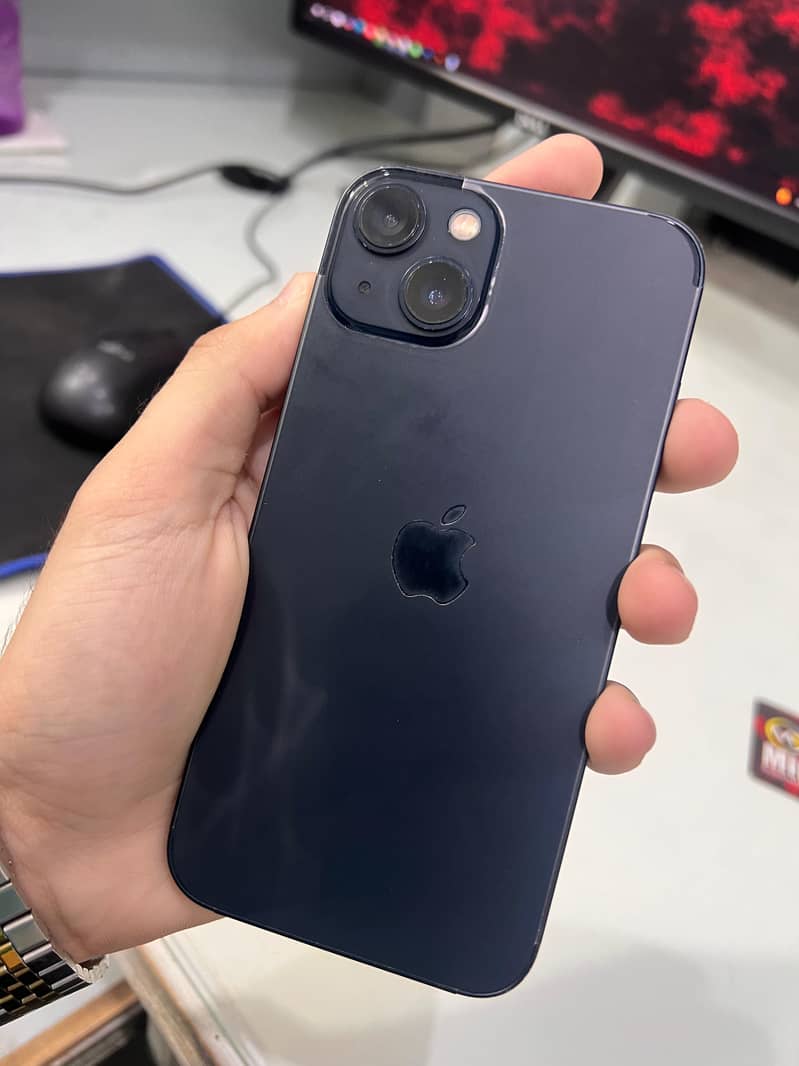 Apple iPhone 13 4