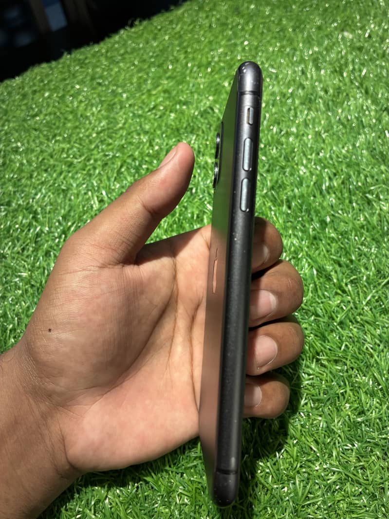 Apple iPhone 11 1