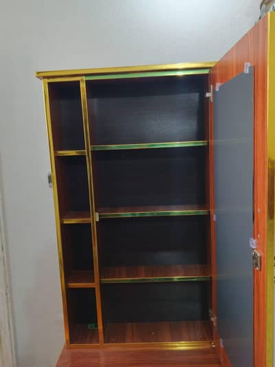 Dressing Table With Attach Mirror
