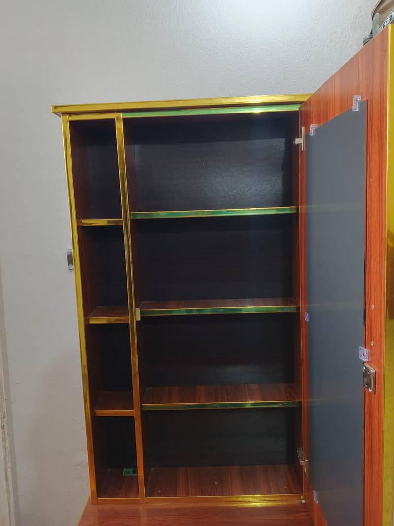 Dressing Table With Attach Mirror 2