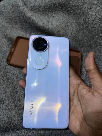 Vivo V50 5G 12/256 Exchange Possible hai !!