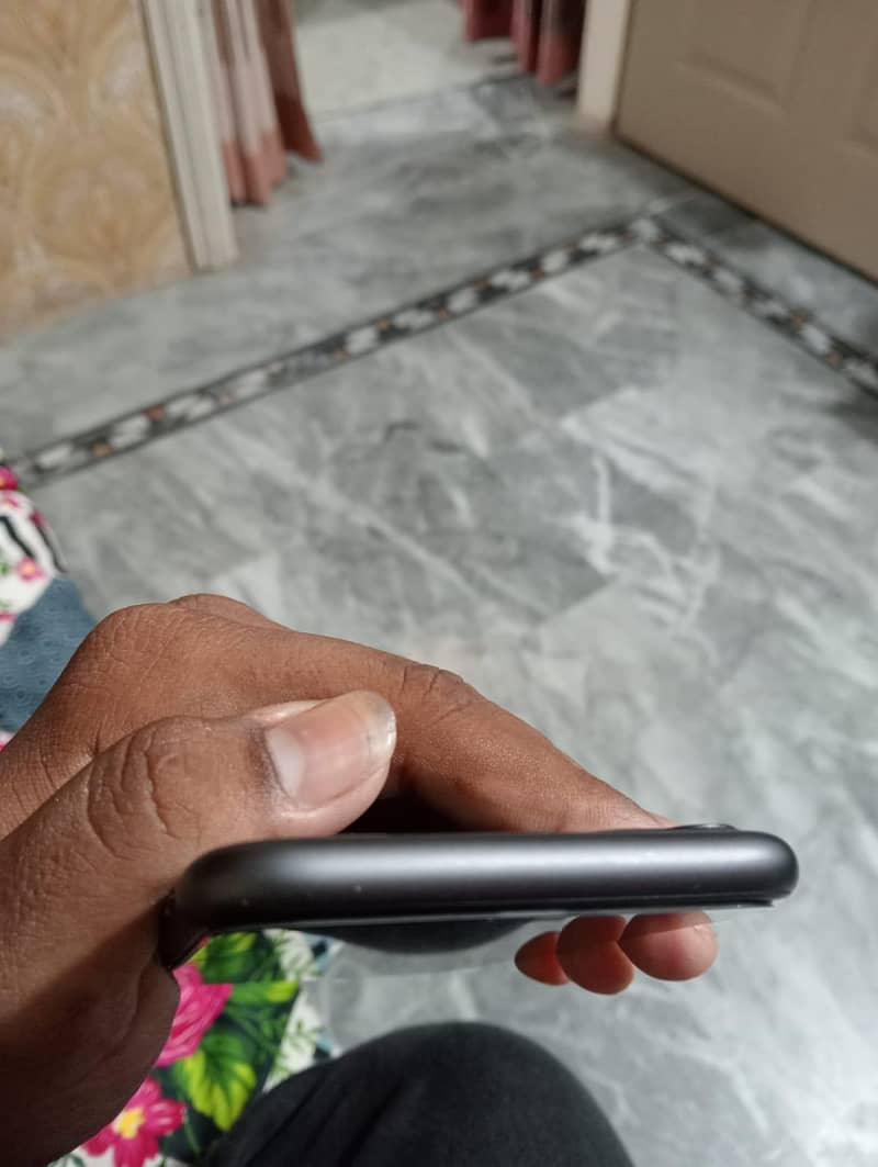 Apple iPhone 11 2