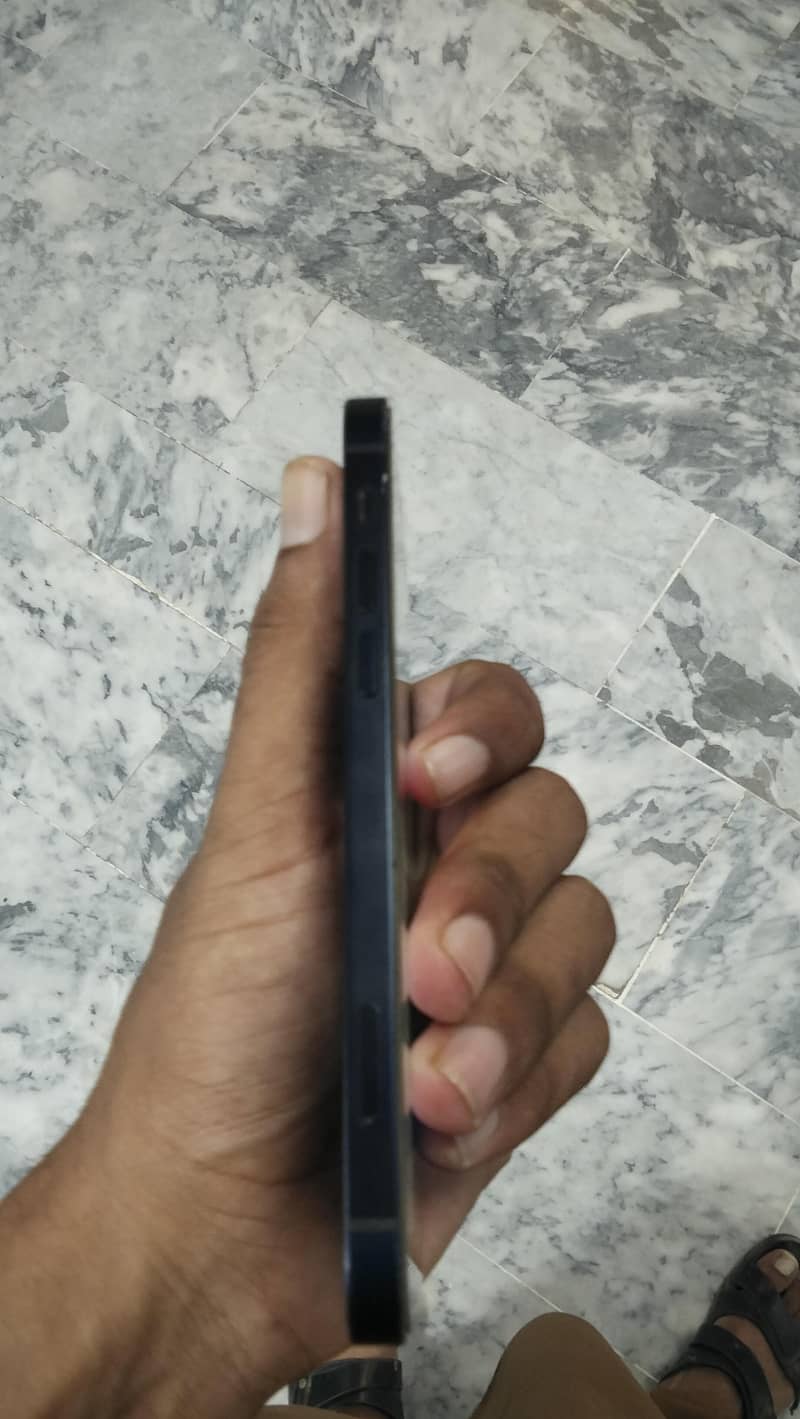 Apple iPhone 12 5