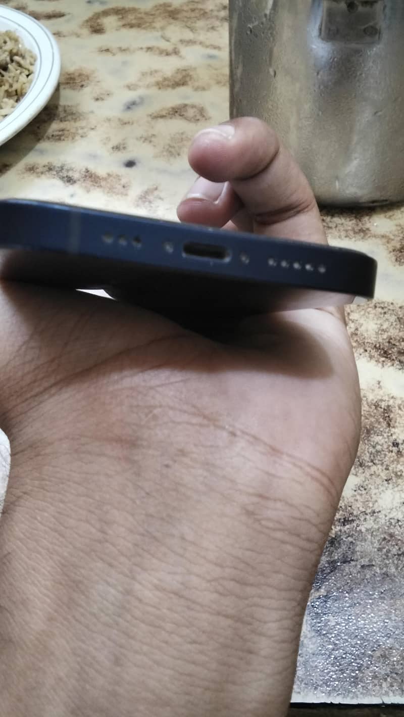 Apple iPhone 12 7