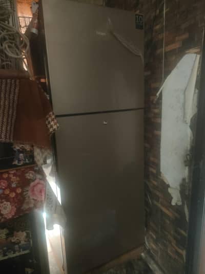 HAIER FULL SIZE FRIDGE ORIGINAL GAS