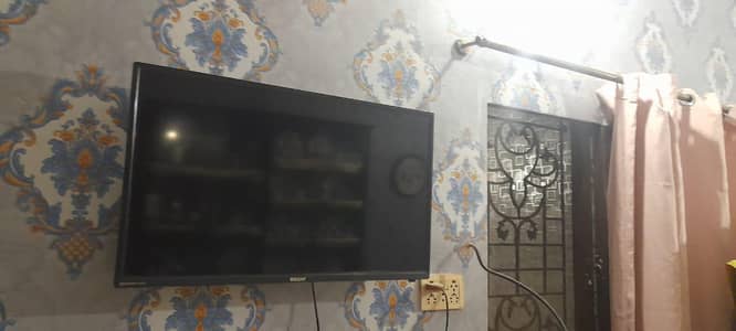 ORIENT LCD CONDITON LIKE NEW