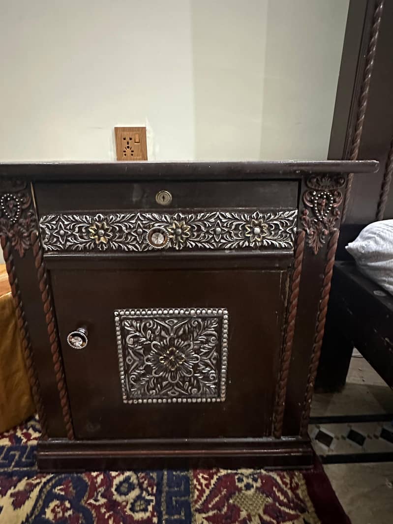 KING SIZE BED 3