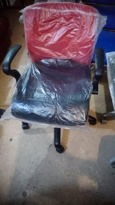 we deal all kind of office furniture