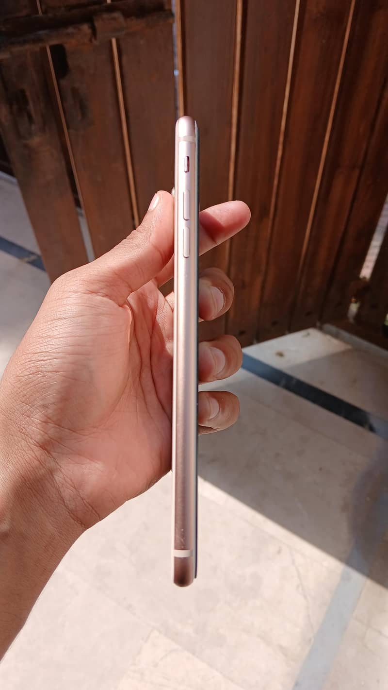 Apple iPhone 8 Plus 4