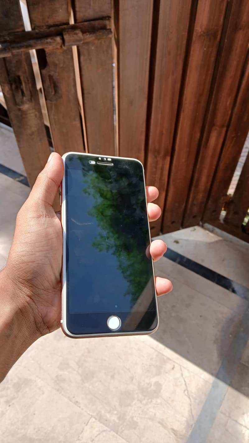 Apple iPhone 8 Plus 6