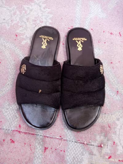 Shoe Republic Men's Velvet Black Slides / Slippers (Size 41)