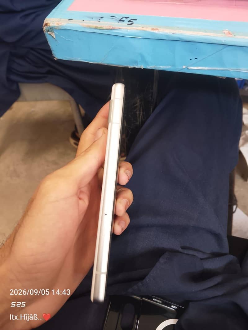 Google Pixel 7a 3