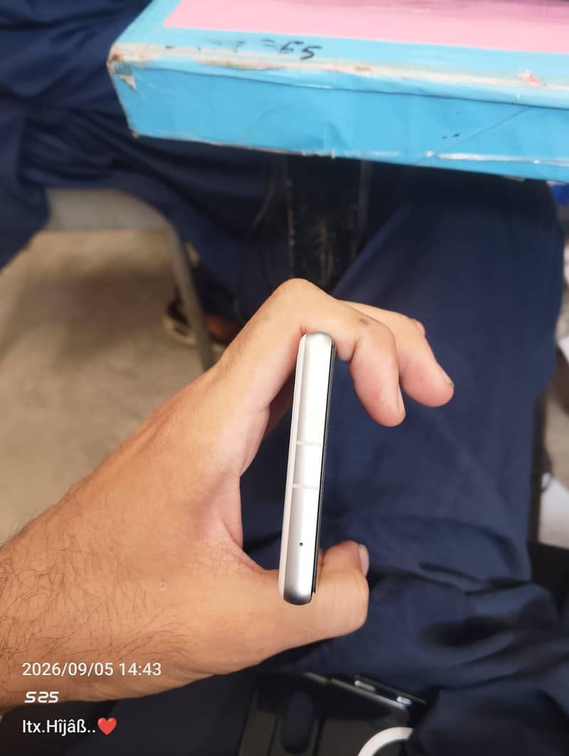 Google Pixel 7a 4