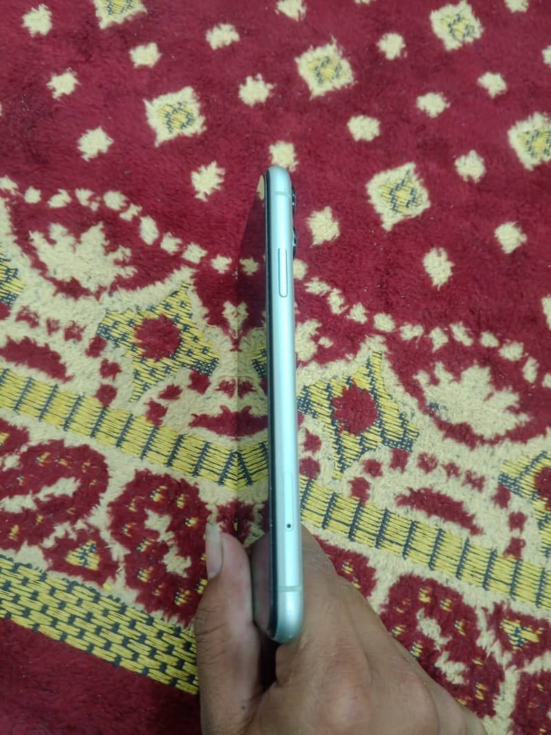 Apple iPhone 11 5