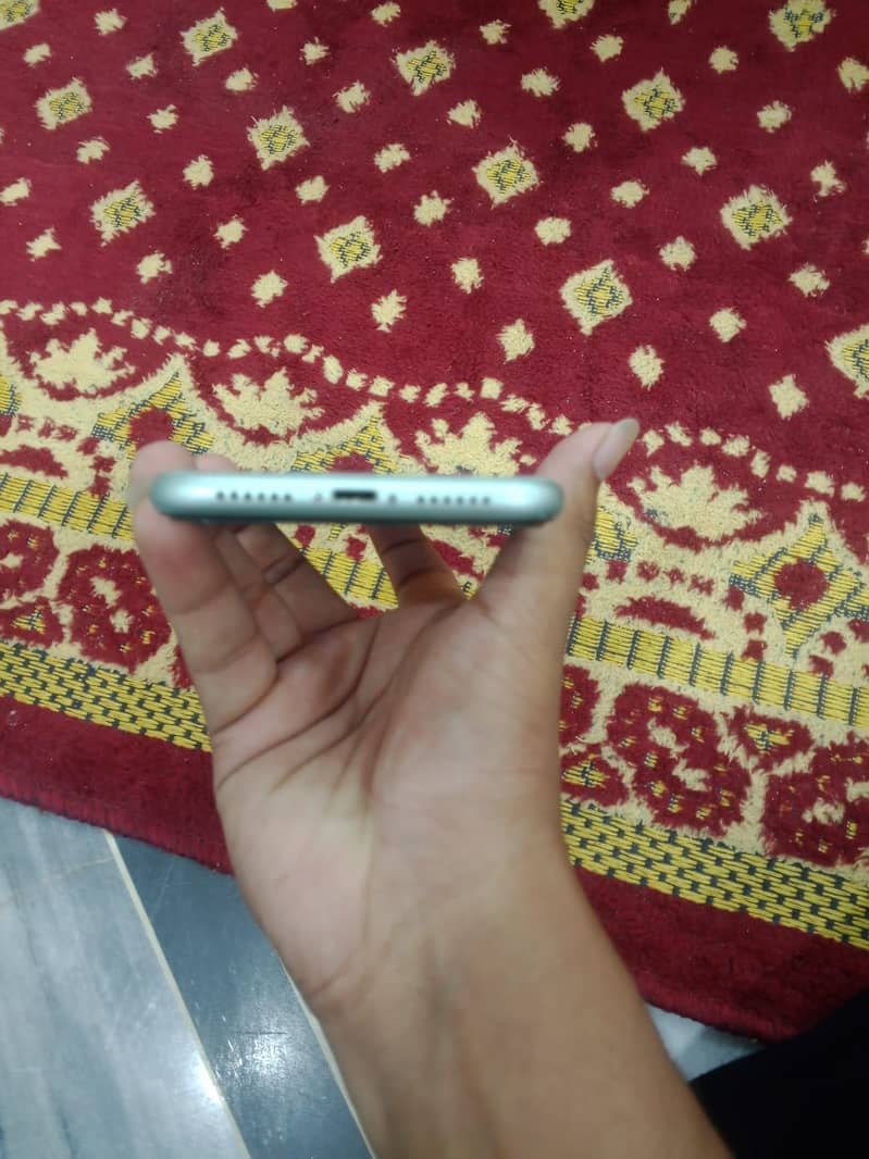 Apple iPhone 11 6