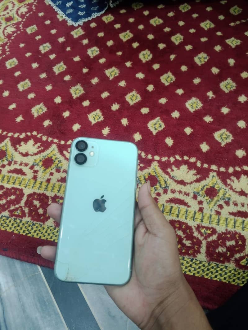 Apple iPhone 11 7
