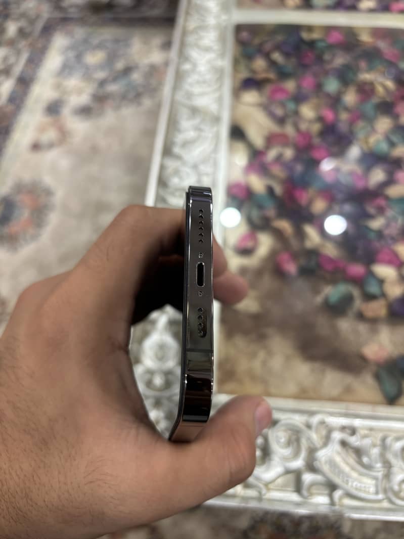 Apple iPhone 13 Pro Max 8