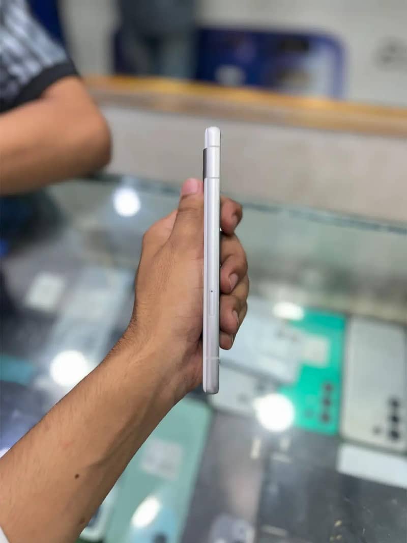 Google Pixel 7a 1