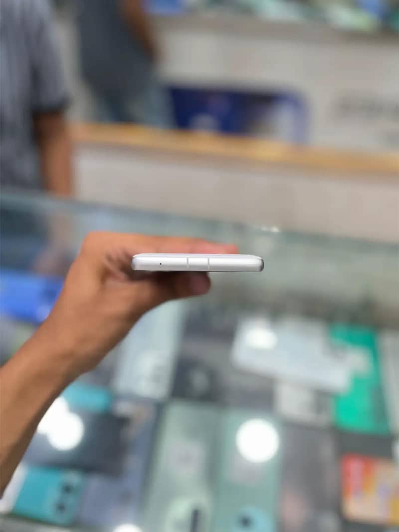 Google Pixel 7a 3