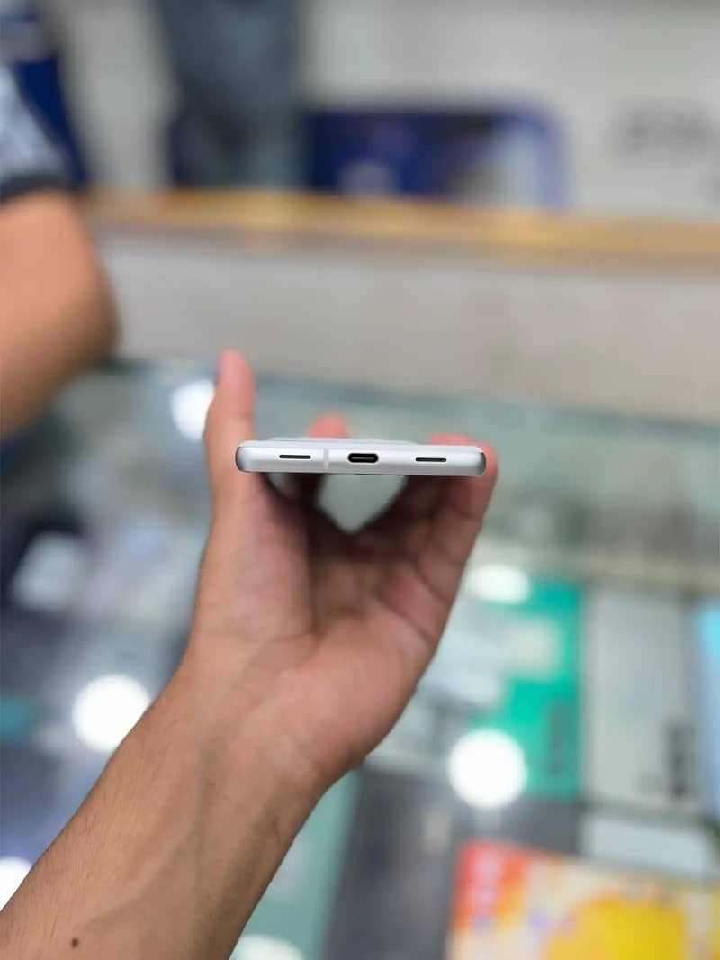Google Pixel 7a 4
