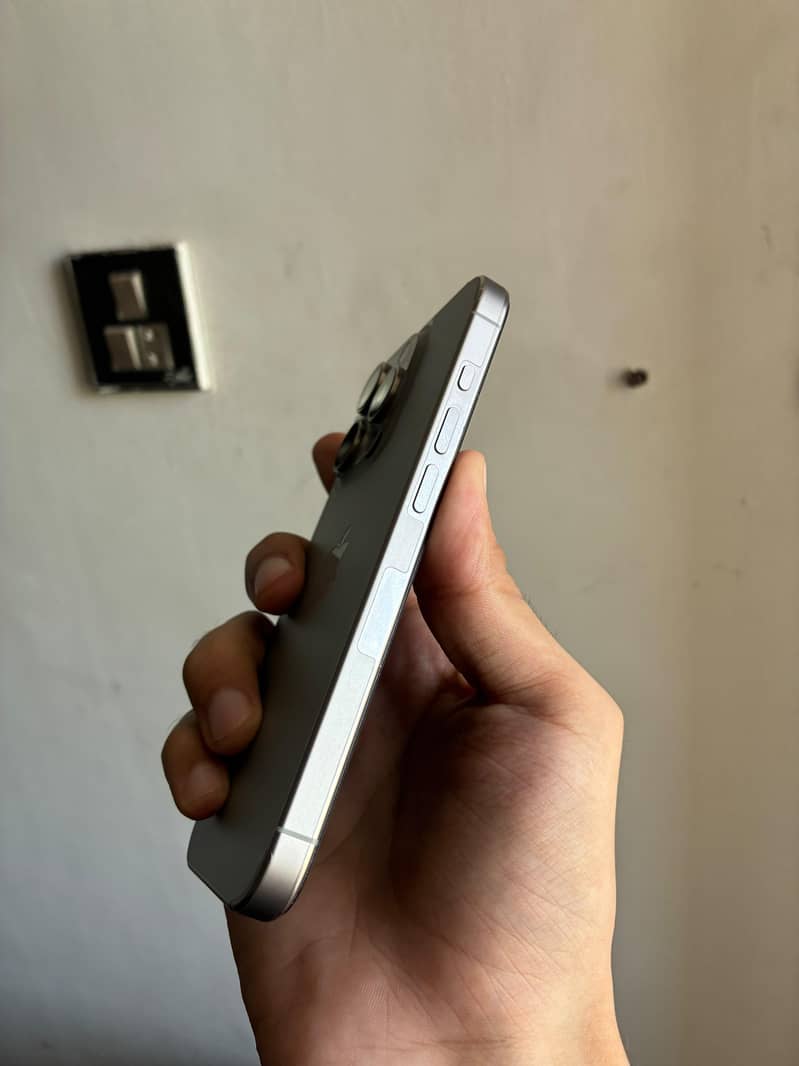 Apple iPhone 15 Pro 5