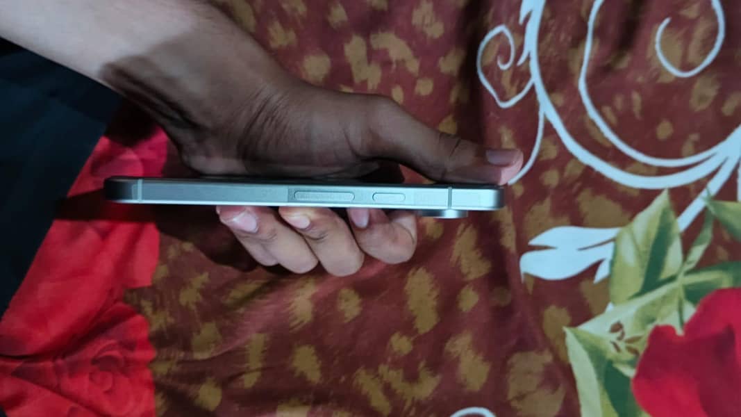 Google Pixel 9 4