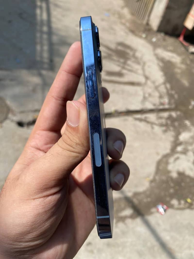 Apple iPhone 13 Pro 2